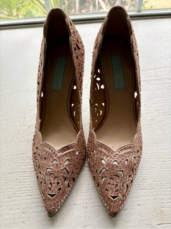 Betsey Johnson Shoes - Betsey Johnson Elsa Laser-cut Pointed Toe Rose Gold Heels Size 8